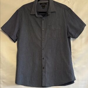 Marc Anthony’s casual slim-fit shirt